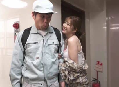 Anh thợ sửa ống nước may mắn và em chủ nhà dễ thương thân thiện Anh thợ sửa ống nước may mắn và em chủ nhà dễ thương thân thiện