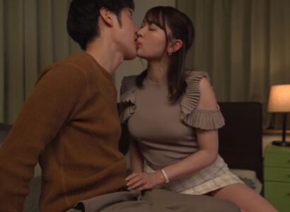 Bài giảng về nụ hôn của cô gia sư xinh đẹp cho cậu học trò ngây thơ Bài giảng về nụ hôn của cô gia sư xinh đẹp cho cậu học trò ngây thơ