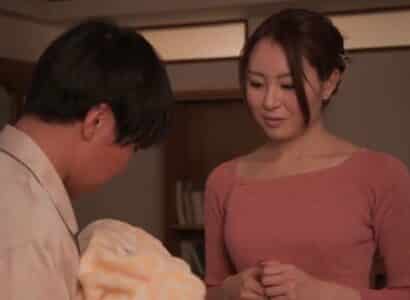 Chị vợ đến nhà chăm sóc đứa con sơ sinh của tôi khi vợ đi vắng 3 ngày Chị vợ đến nhà chăm sóc đứa con sơ sinh của tôi khi vợ đi vắng 3 ngày