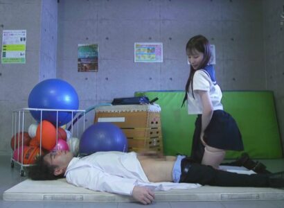 Chuyện lạ đời, nữ sinh yêu thầy giáo trẻ và đã chuốc thuốc mê anh ấy Chuyện lạ đời, nữ sinh yêu thầy giáo trẻ và đã chuốc thuốc mê anh ấy