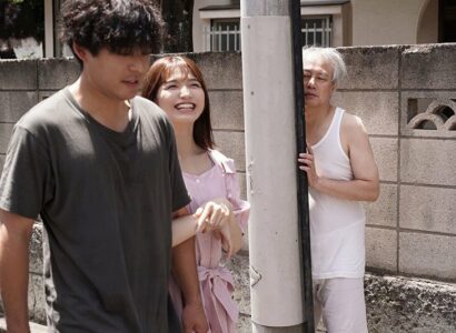 Đôi vợ chồng trẻ chuyển đến nơi ở mới nào ngờ bị gã vô gia cư theo dõi Đôi vợ chồng trẻ chuyển đến nơi ở mới nào ngờ bị gã vô gia cư theo dõi