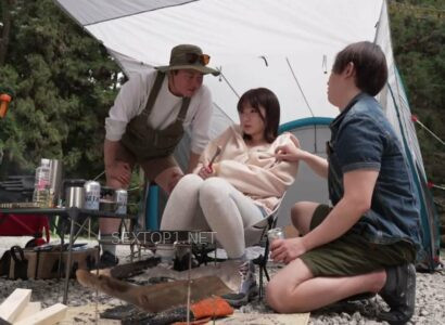 Em gái cắm trại một mình trong rừng thì được mấy anh trai đến “thăm hỏi” Em gái cắm trại một mình trong rừng thì được mấy anh trai đến “thăm hỏi”