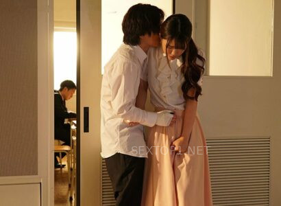 Học trò cá biệt tống tình cô giáo khi chồng cô ấy tương tác cậu ta Học trò cá biệt tống tình cô giáo khi chồng cô ấy tương tác cậu ta