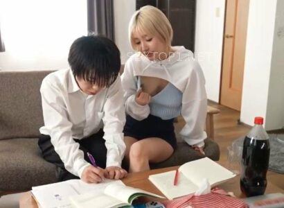 Mẹ thuê gia sư kèm cặp con trai nhưng kèm học thì ít mà kèm cu thì nhiều Mẹ thuê gia sư kèm cặp con trai nhưng kèm học thì ít mà kèm cu thì nhiều